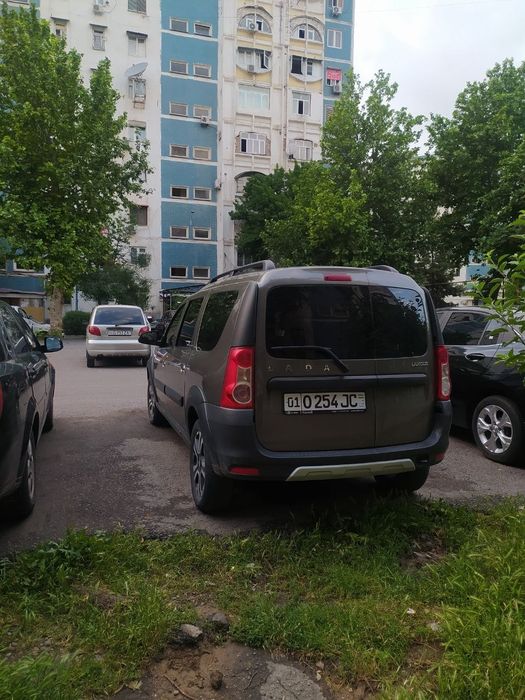 Lada largus 2021