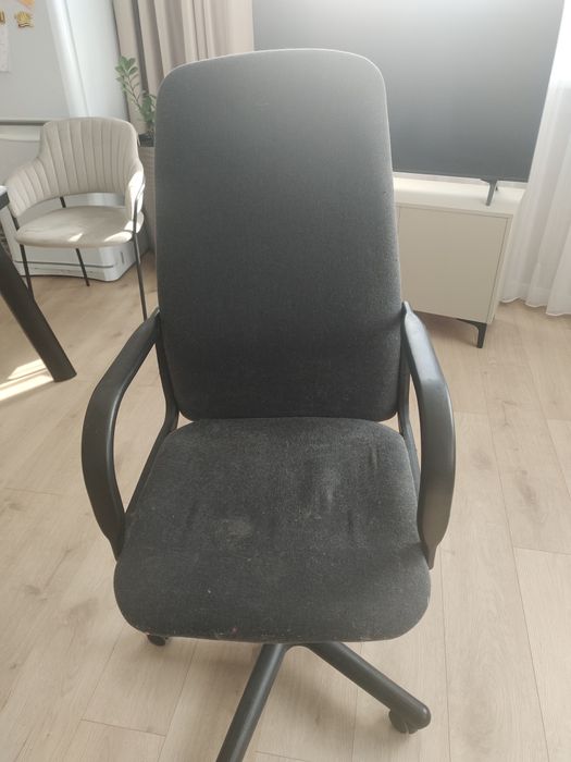 Кресло офисное рабочее