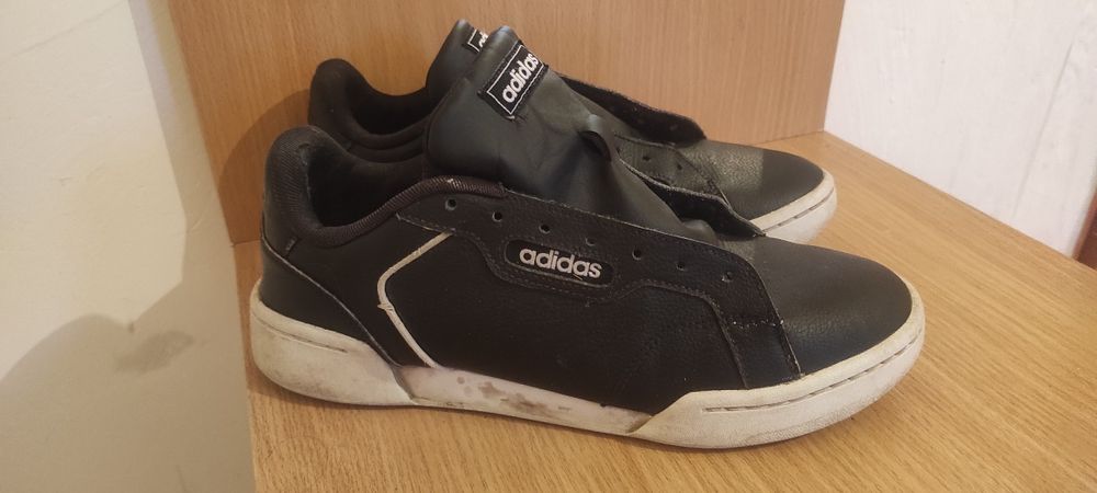 Кроссовки Адидас