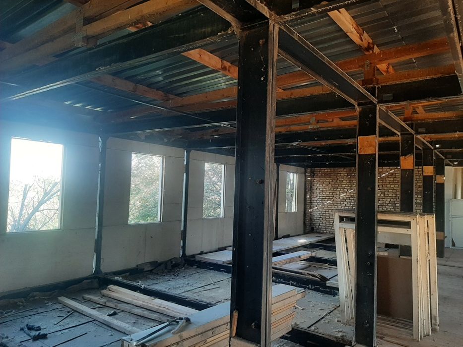 Бу здания  сотилади  темирлари тахталари