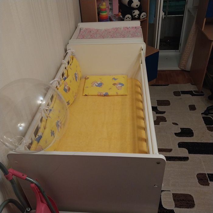 Продам детскую кроватку