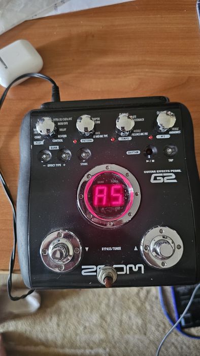 Продам гитарный процессор ZOOM G2