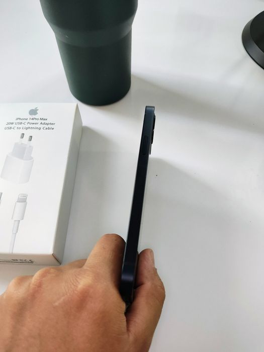 Iphone 12 yanada qulay narxda korobkasi bor 1chi qol ishonchli