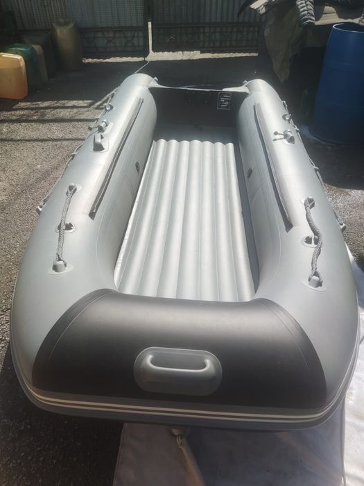 Продам лодку адмирал 3200