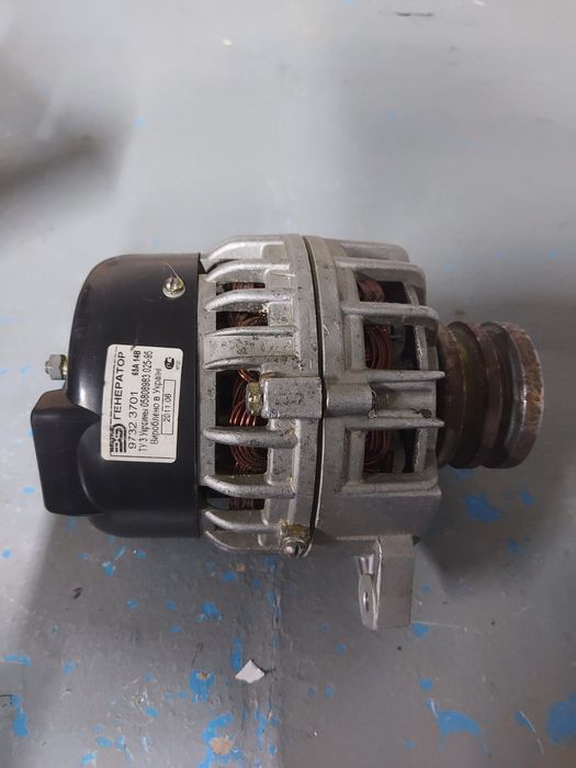 Генератор на автомобиль Волга, Уаз, Газель.