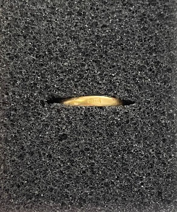 Продам кольцо с бриллиантом