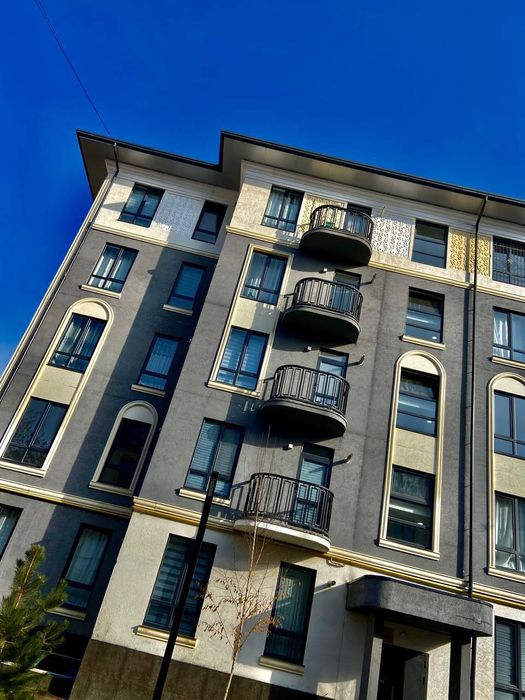 Сдается 3х комнатная в Новостройке.рядом метро. Яшнабадский район