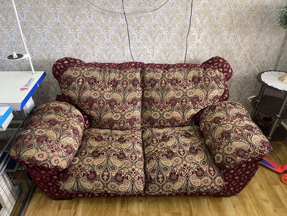 Продам комплект мягкой мебели