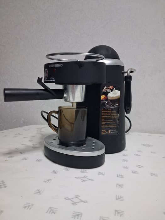 Кофеварка REDMOND