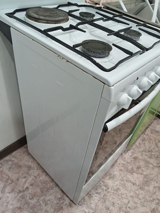 Продам газовую плиту