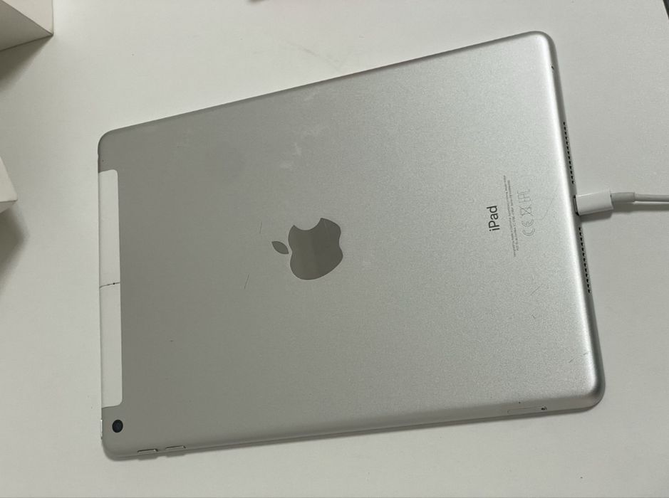 Продам IPad 2019 идеальное состояние