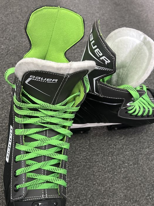 Коньки для хоккея BAUER.