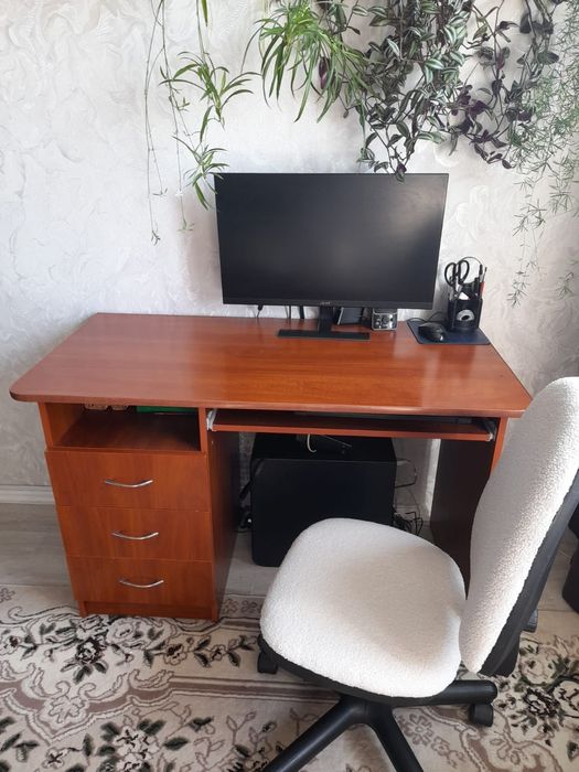 Продается стол, стул компьютерный , недорого