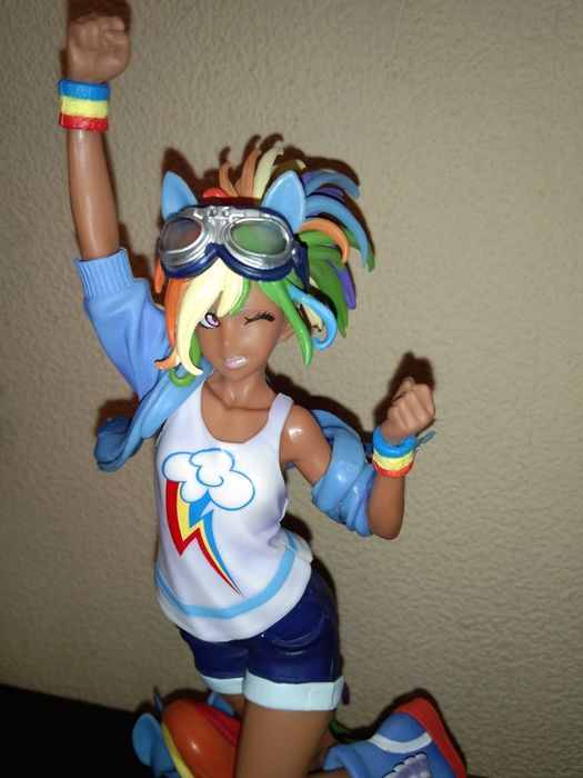 Фигурка (Рэйнбоу Дэш MLP)