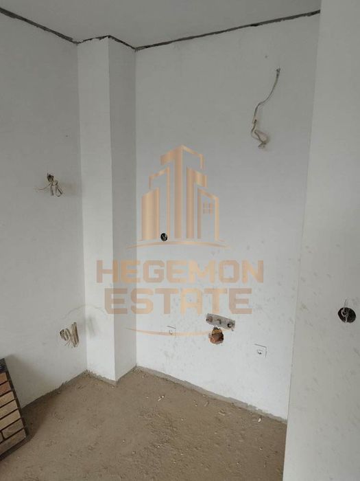 Продава се Двустаен апартамент в Варна, Погреби - 70 кв.м за 1895 €/кв.м - Снимка #4