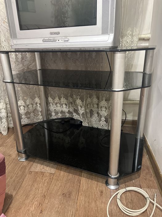 Продам стеклянную тумба