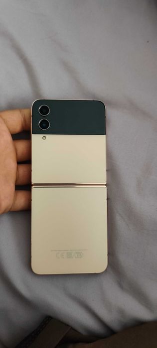 Samsung Z flip 4 Gold 128GB