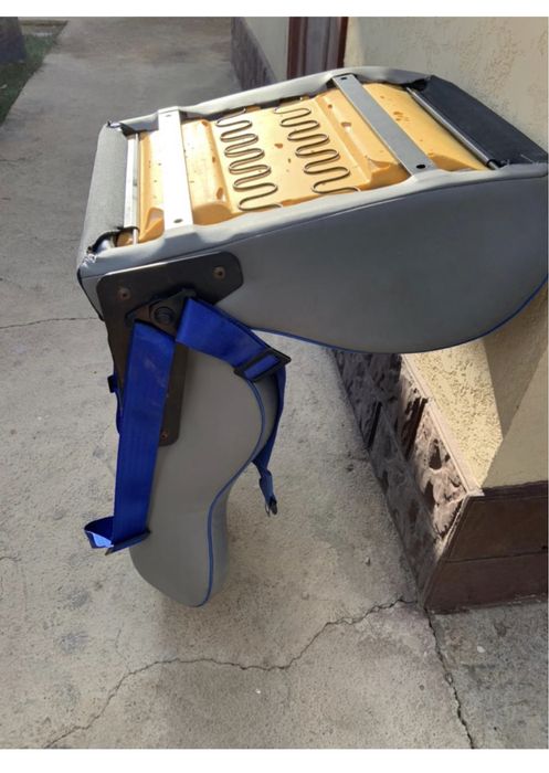 Седения а машину