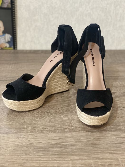 Продам женскую обувь