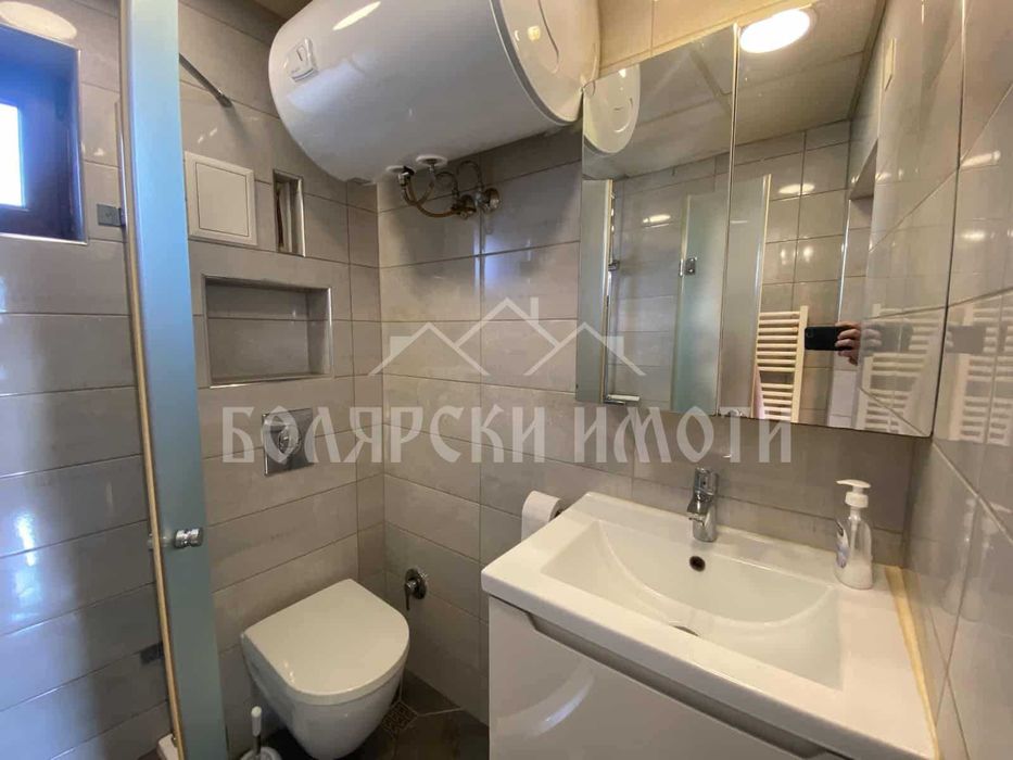 Продава се Къща в Дебелец - 202 кв.м за 477 €/кв.м - Снимка #17