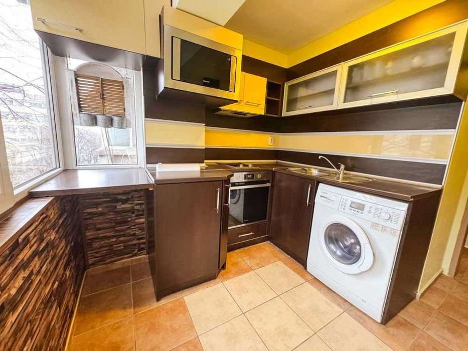 Продава се Двустаен апартамент в Русе, Център - 52 кв.м за 1731 €/кв.м - Снимка #4