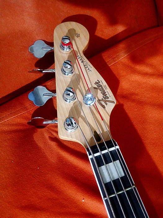 Джаз басс Fender