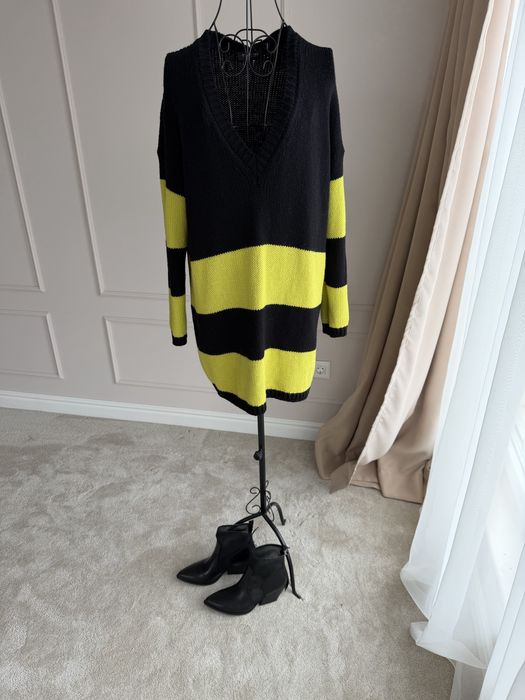 Плетена рокля Twin set, Zara и пуловер цветен