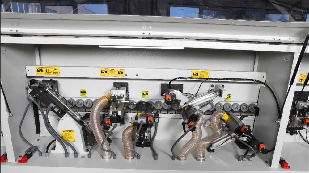 Masina Cantuit cu Prefrezare Rotunjire Canelare si Exhasutor Integrat