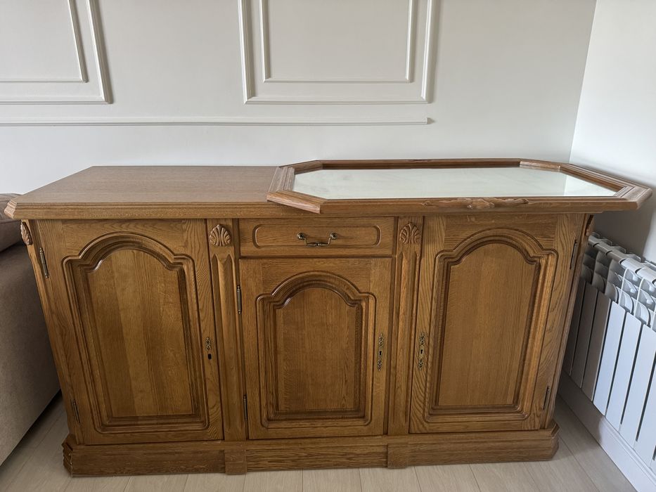 Продам шкаф с зеркалом