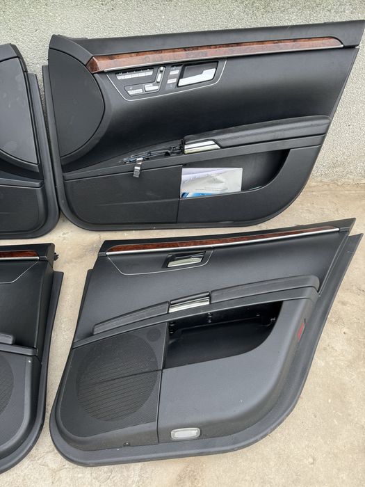 Черни кожени кори на врати за Mercedes S класа W221
