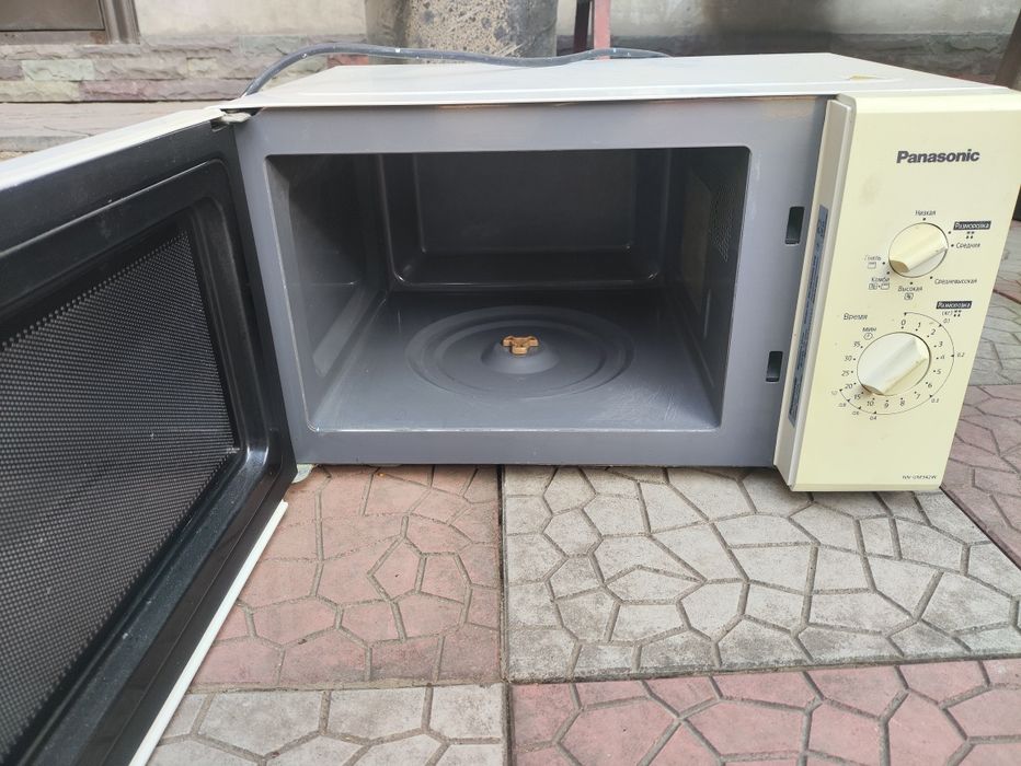 Продам микроволновку под ремонт.