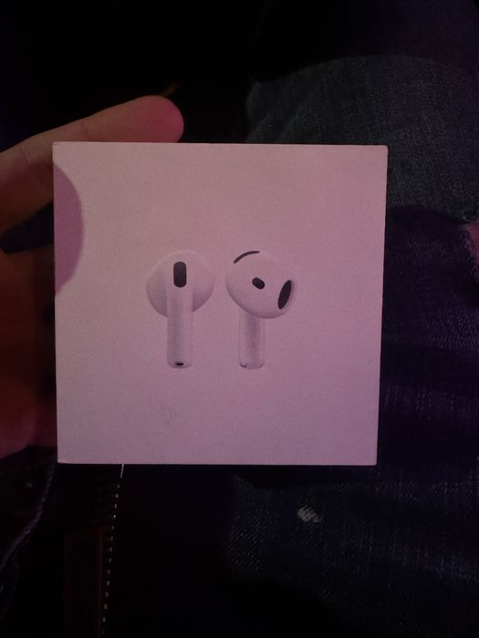 Apple air pods 4