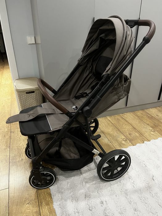 Продам детскую коляску Tomix