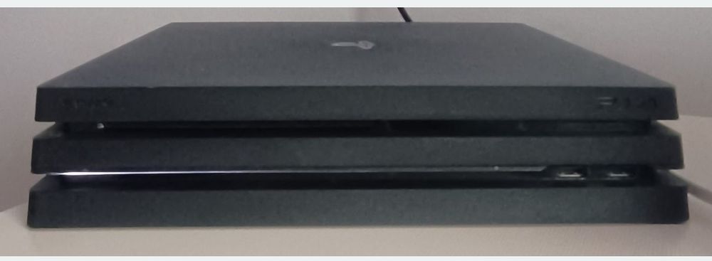 Vand Play Station 4 Pro
