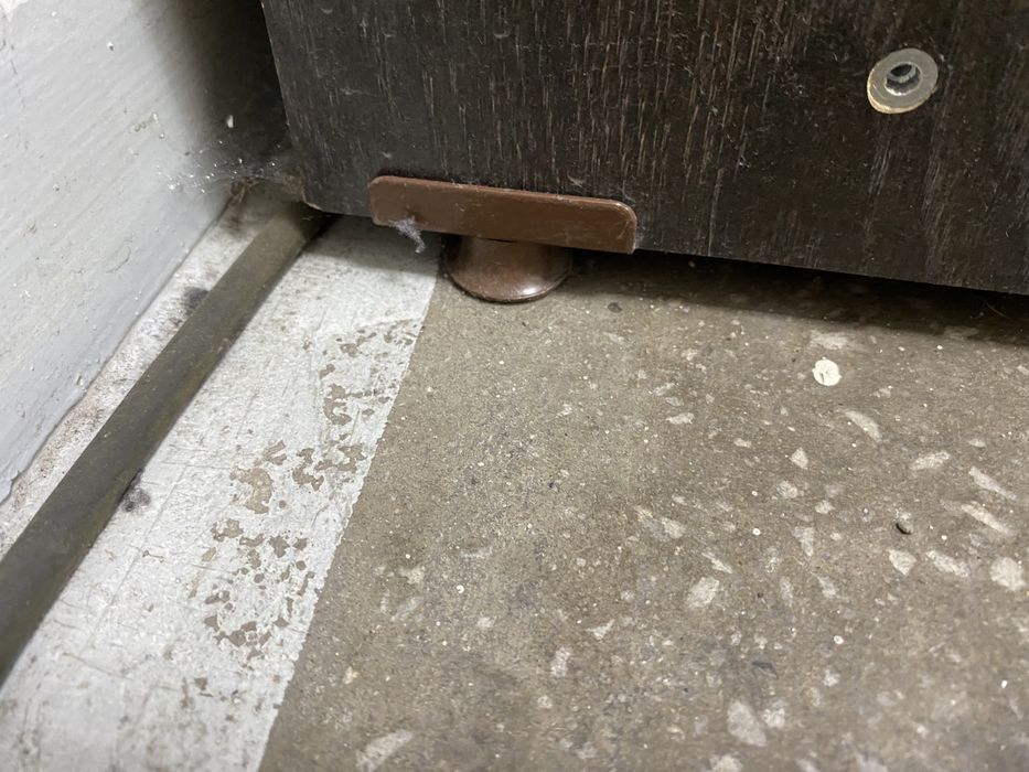 Продам шкаф с зеркалом