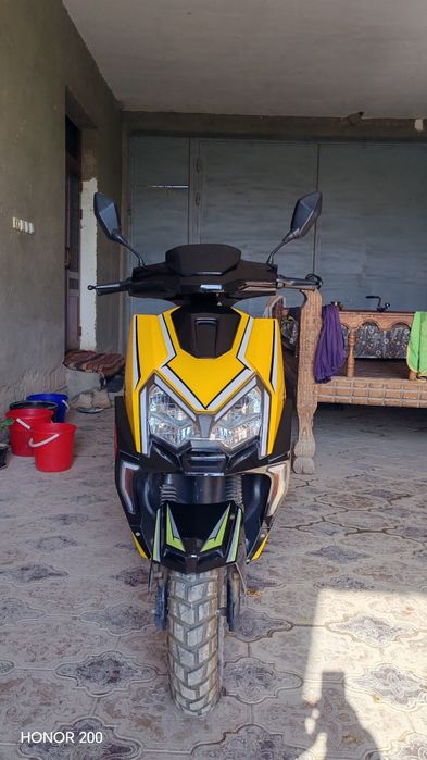 Elektr skuter sotiladi, holati ideal, prabegi kam