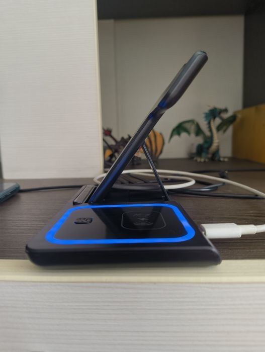 3в1 Станция за безжично зареждане на Apple/ Samsung I HOBA