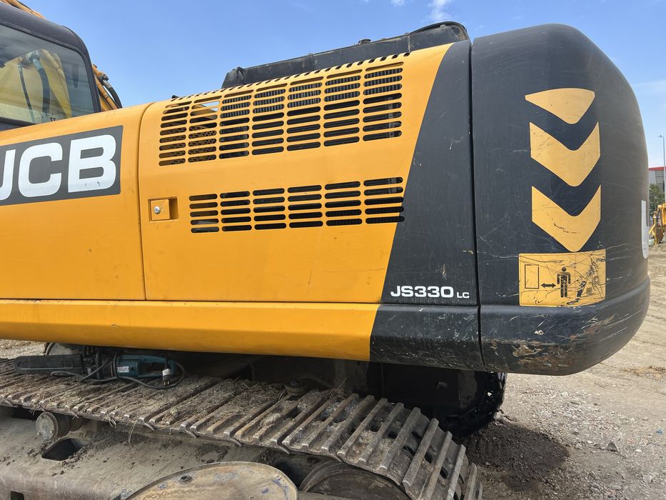 Dezmembrez excavator jcb 330