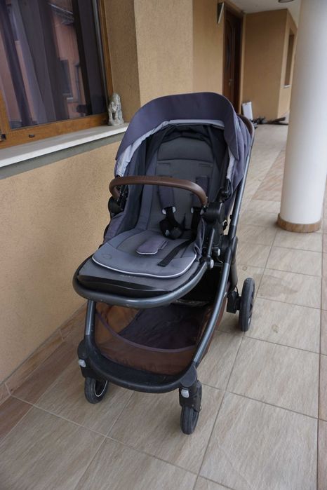 Maxi-Cosi Adorra 2 + кош за новородено + зимен чувал за количка