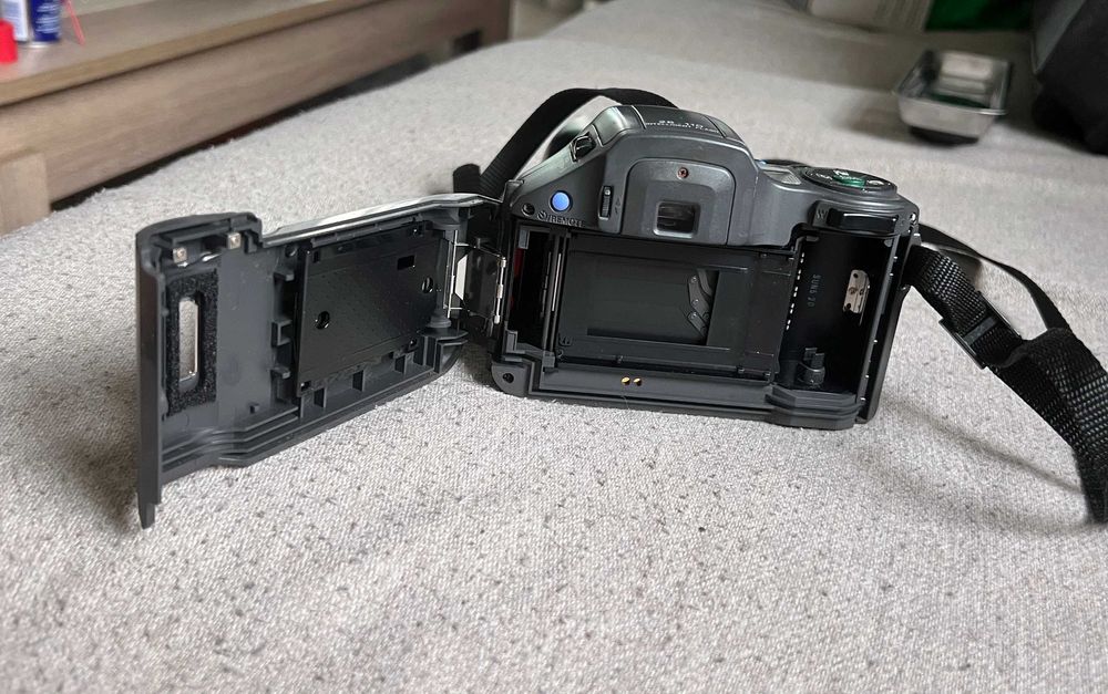 Camera foto film 35 mm Olympus IS-100 obiectiv 28-120mm