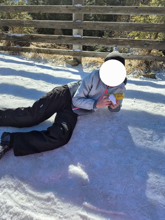 Vând costume ski wedze 8 si 12 ani