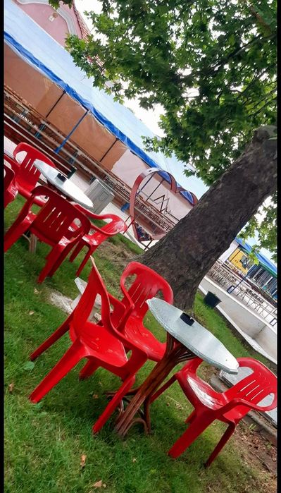 Отдавам под наем маси,столове,шатри