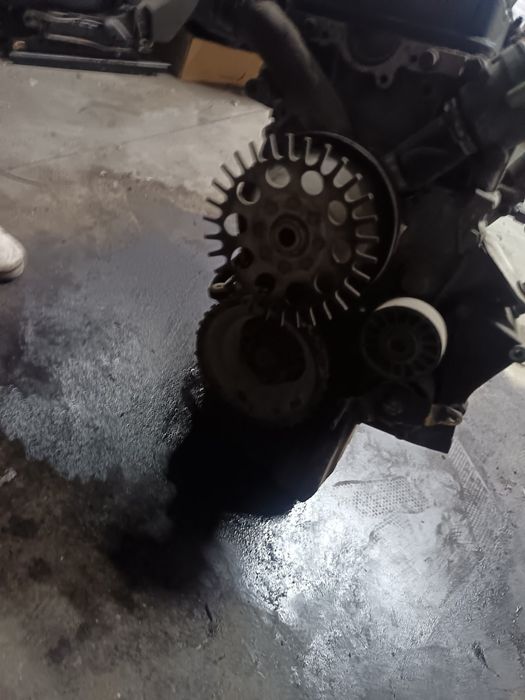 Двигател ,хидравлична помпа и много части от интериора за G-класа W463