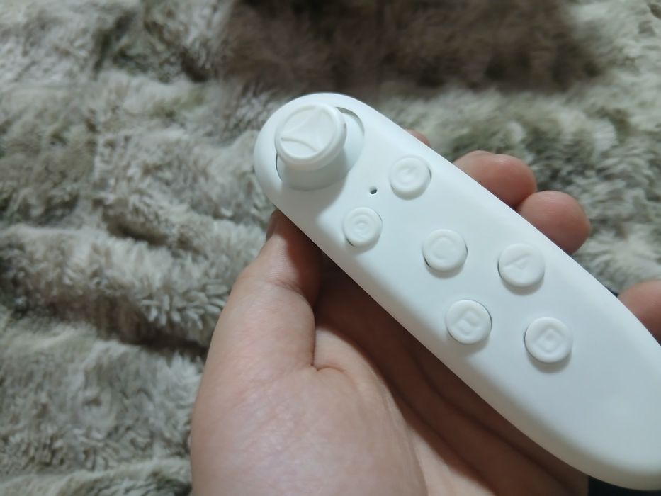 Продам виар шлем для телефона vr shinecon