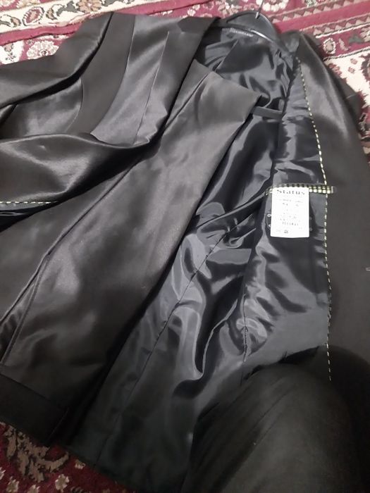 Костюм брук сотилади