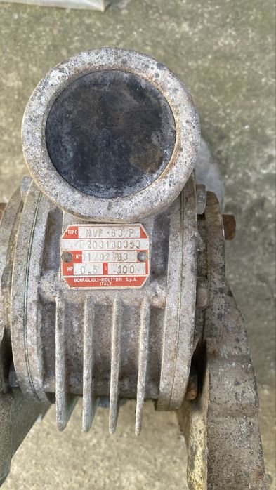 Motoare trifazat cu reductoare de vanzare
