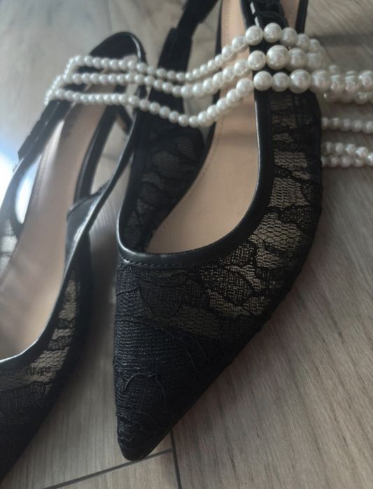 Pantofi Guess noi
