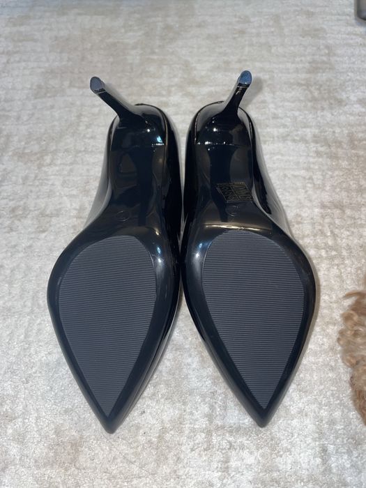 Черни лачени токчета 37ми номер