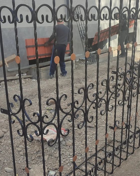 Двери железные решетки