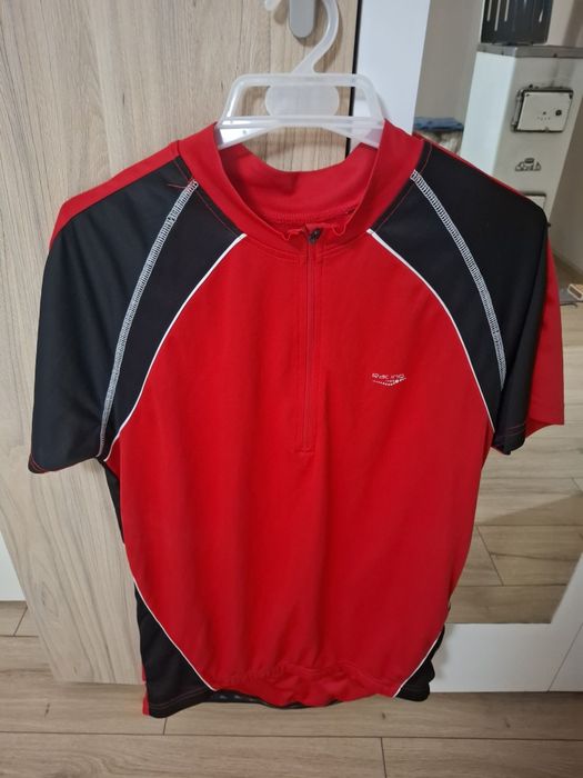 Vând tricou ciclism diferite culori și mărimi!